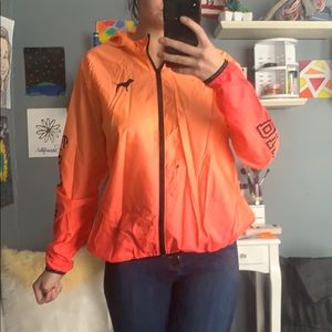 PINK hooded windbreak